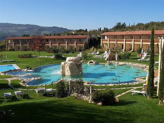 Adler Thermae has a unique way to enjoy thermal springs.